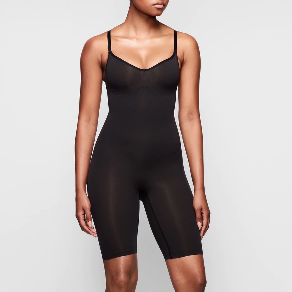 Skims sculpting bodysuit black L/XL - brand new